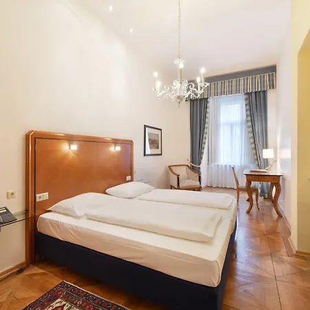 Hotell Palais-hotel Erzherzog Johann 4*