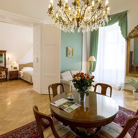 מלון Palais-hotel Erzherzog Johann