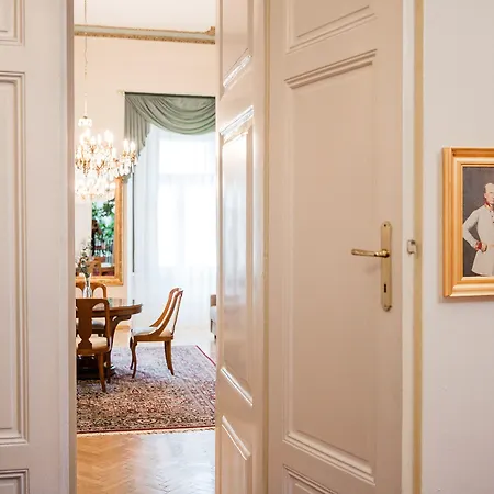 מלון Palais-hotel Erzherzog Johann